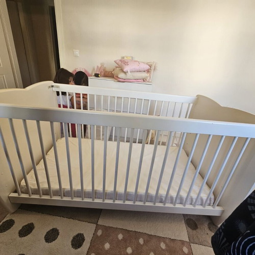 Wooden baby cot with mattress like new 1.50×70