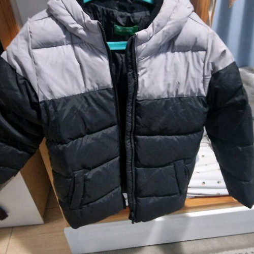 Benetton jacket used with sleeve wear