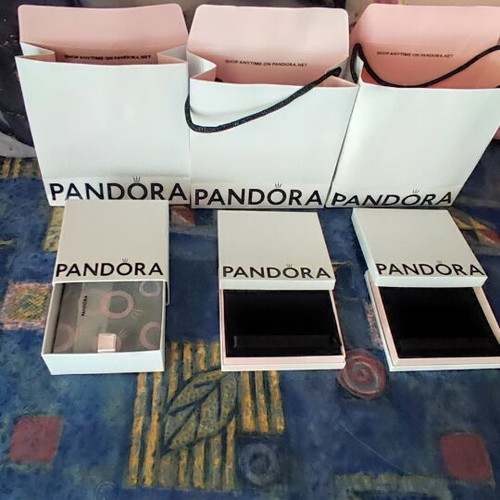 Pandora boxes and bags like new, set of 3 boxes and 3 bags
