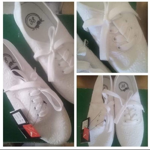 Women's shoes new, classic timeless style, white size 38