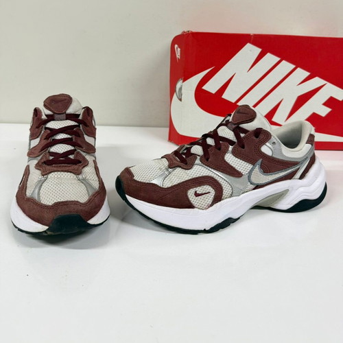 Nike AL8 Dark Team Red sports shoes used, size 39