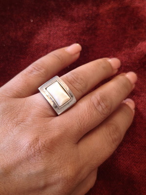 Silver 925 ring with natural mother of pearl inlay used