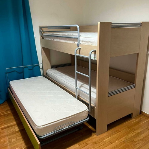 Irven bunk bed with sliding third bed, like new