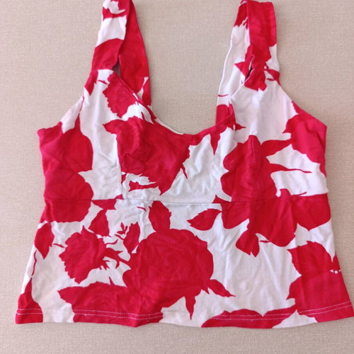 Crop tank top white with red used, small-medium size