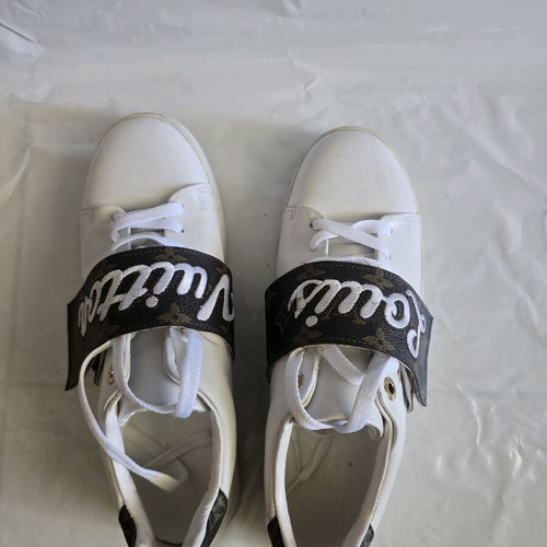 Louis Vuitton sneakers white leather and monogram canvas strap, like new
