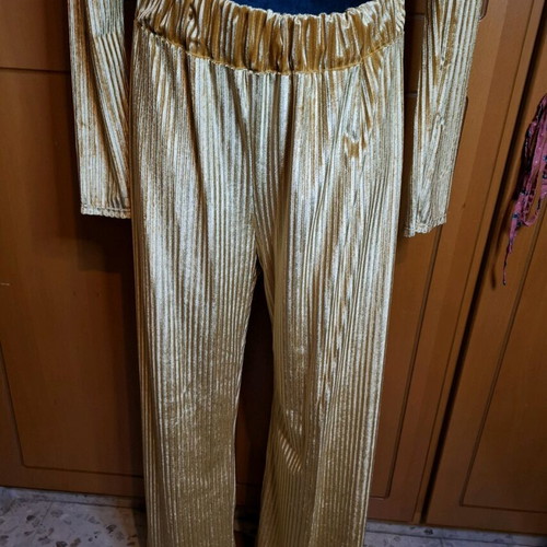 J. mood Italian set 2 pieces new, gold color, size S-M