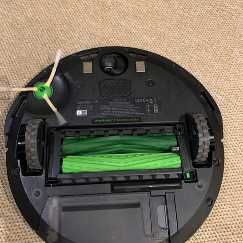 iRobot Roomba e5 robotic vacuum used