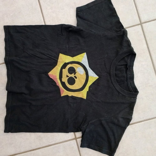 Boys' mako t-shirts used, size 128 cm, ages 7-8