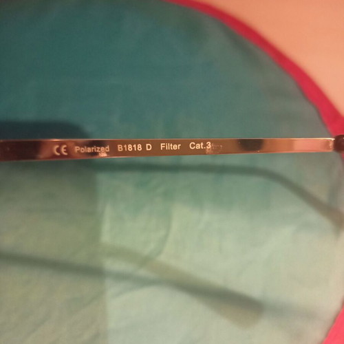 Invu sunglasses like new, gold color