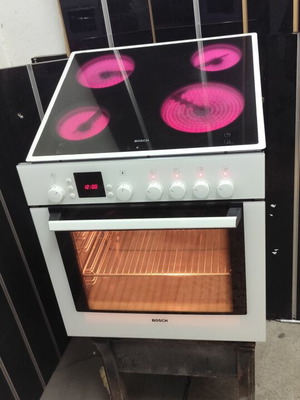 Bosch built-in electric oven with ceramic hob, 2 trays, grill
