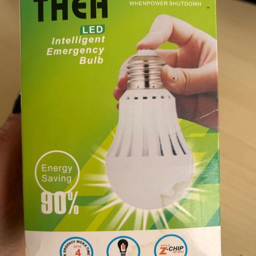 Emergency LED Bulb like new, auto on during power cut, E27