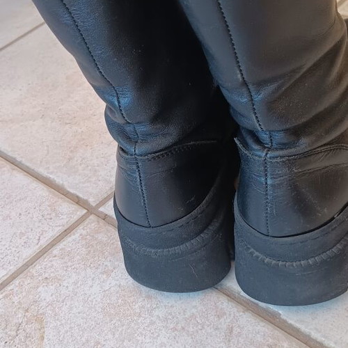 Leather ankle boots size 38 black used with zipper and minor tears