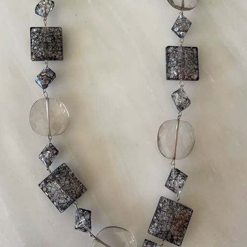 Necklace set like new in gray-black shades, two pieces