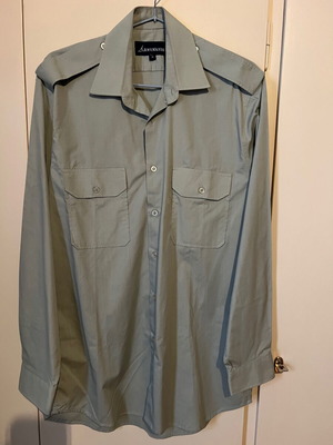 Armymania long-sleeve military shirt like new, size Medium