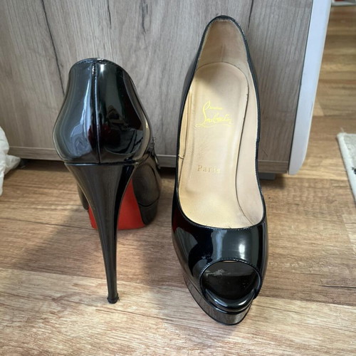 Christian Louboutin γόβες μεταχειρισμένες, μέγεθος 38.5, μαύρες