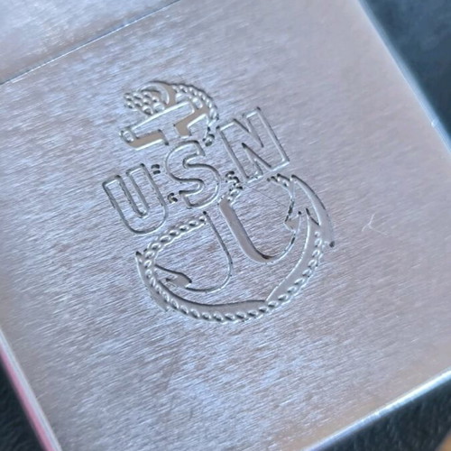 Zippo lighter like new in excellent condition