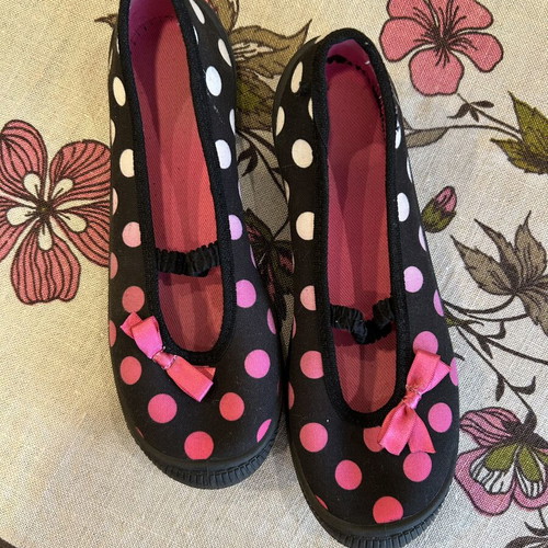 Lot of girls' clothes and shoes for ages 9-11, like new