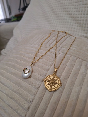Steel necklaces like new, pack of 2, gold color