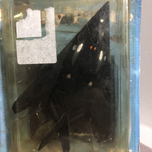 Diecast model aeroplanes jets F-117 Nighthawk and B-2 Spirit like new