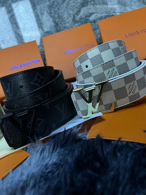 Ζώνη Louis Vuitton νέα, ρυθμιζόμενη, μαύρη και λευκή