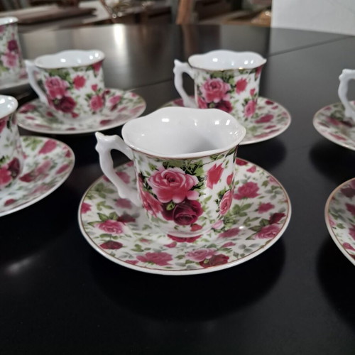 Coffee cup set like new, 12 pieces