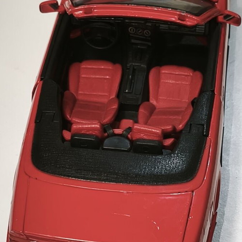 BMW E36 325i Cabrio 1:18 die-cast model