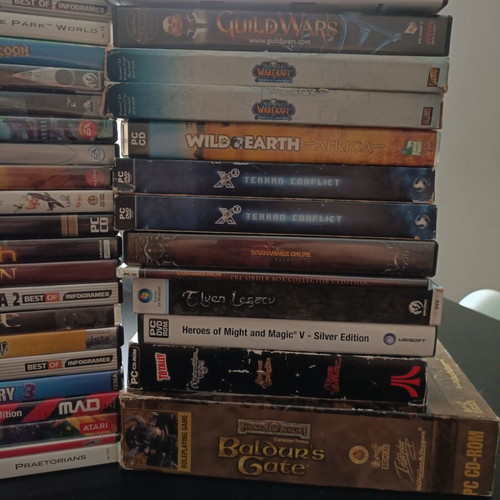 PC Games lot of 146 used