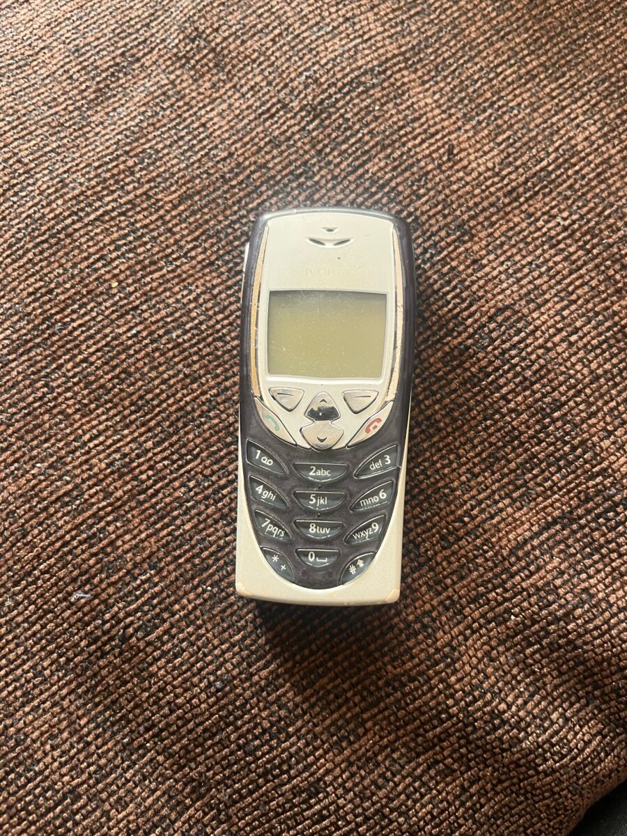 Nokia 8310 used, works normally - € 30,00 - Vendora.cy