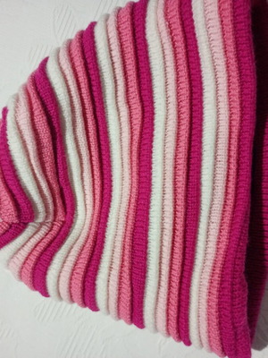 Hat like new, size M, white and pink