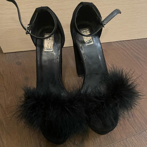 Primark black pumps special edition suede with ankle strap size 39 like new