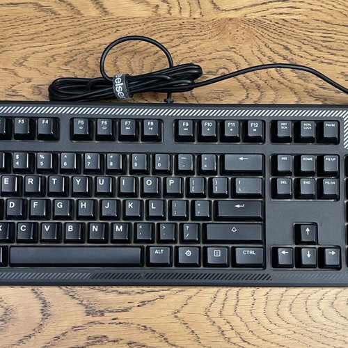 Steelseries Gaming Keyboard Apex 100 like new