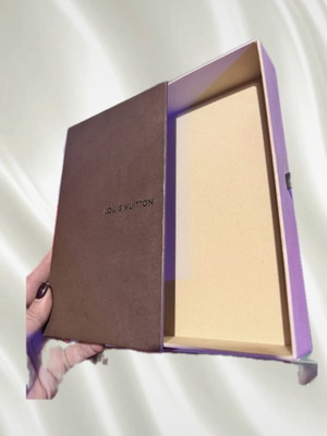 Louis Vuitton box like new, wallet packaging