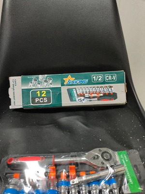 Ratchet set 1/2 with 12 pieces, sizes 8-24, new