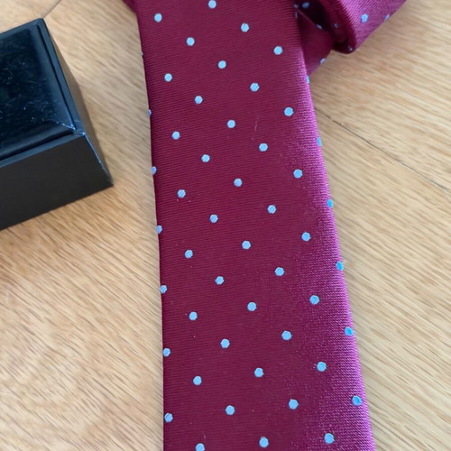 Tie and cufflinks set like new, red and blue