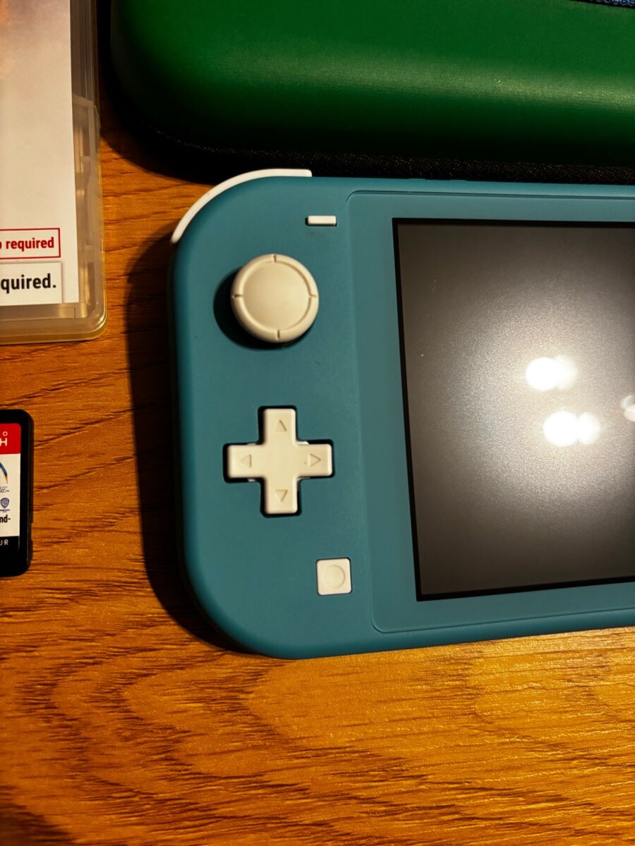 Nintendo Switch Lite Turquoise like new… - € 240,00 - Vendora.cy