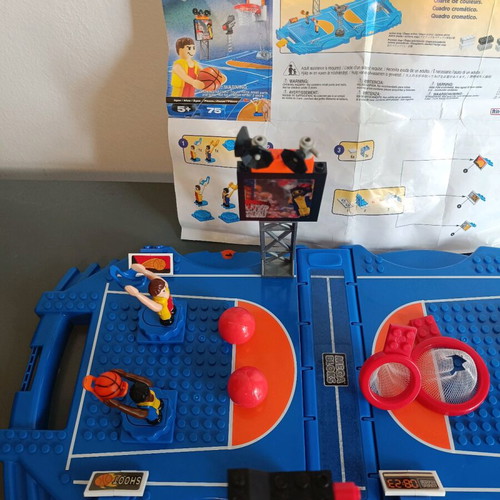 Mega Bloks Sports 2 Go Basketball Set like new, 75 pcs, with extra hoops
