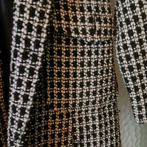 Women's coat used Lilly.It size M, black and white