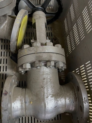 Τρίοδικός βαλβίδα DN150 σαν καινούργιο, gate valve, σώμα απο ανθρακόνημα