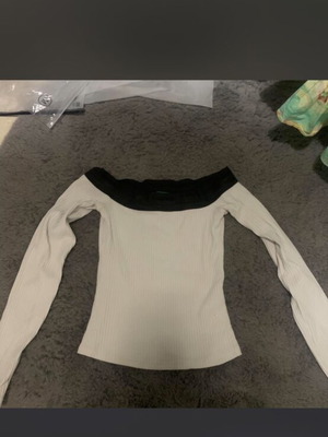 Guess white off the shoulder top with black trim like new, XS
