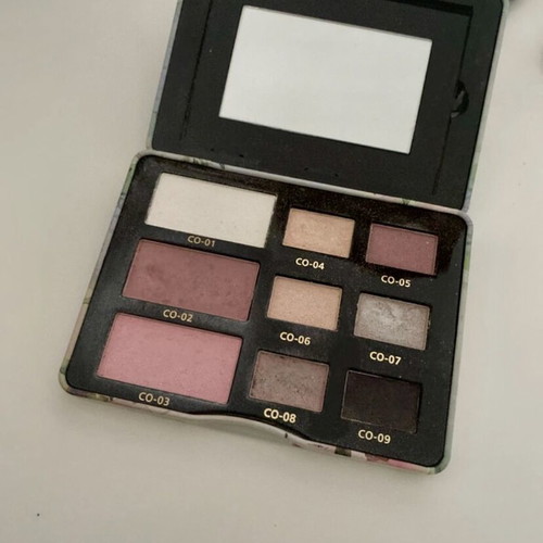 Couture Colours IDC Color makeup eyeshadow palette