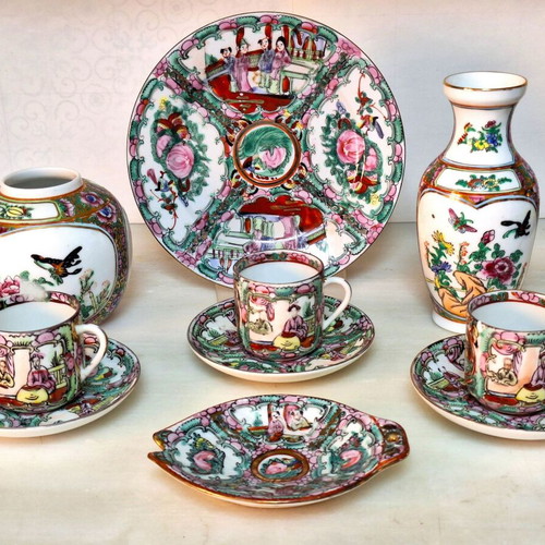 Vintage Chinese Famille Rose Medallion porcelain set used