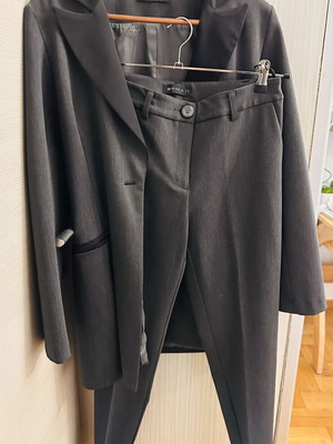 Suit Bianco small gray new