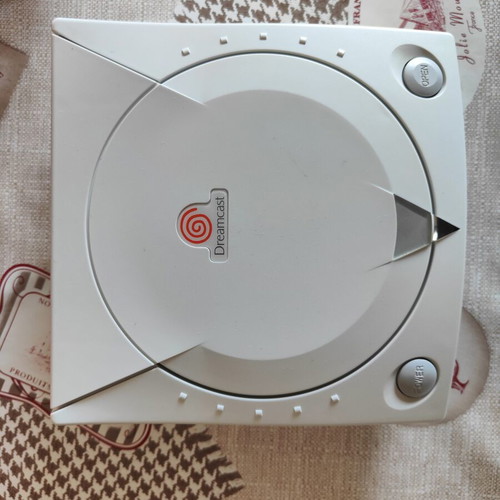 Sega Dreamcast console like new with 22 games and accessories