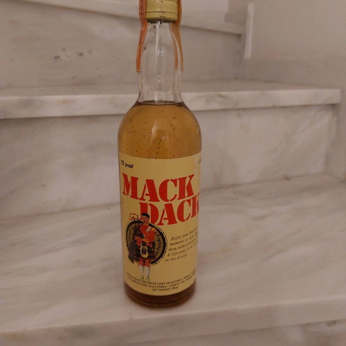 Mackdack whiskey vintage new, for decoration only