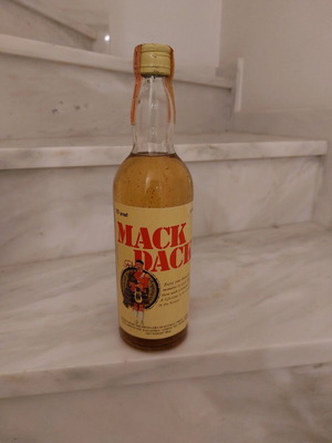Mackdack whiskey vintage new, for decoration only