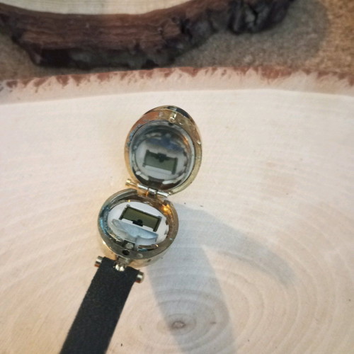 Bracelet / cameo vintage watch