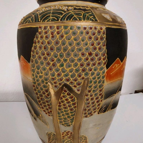 Large vase 32×17 Satsuma hand paint like new with gold and enamel