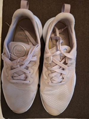 Αθλητικά παπούτσια Nike μεταχειρισμένα, γυναικεία, νούμερο 40.5, ροζ