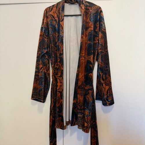 Velvet set like new with one size kimono and small pants