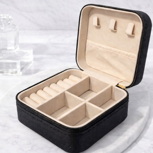 Jewelry case travel size new, black
